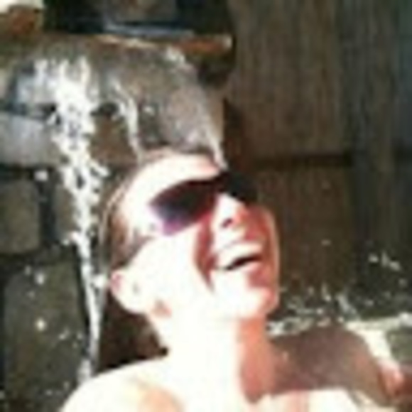 Meet your Posher, Dana - Picture 1 of 1